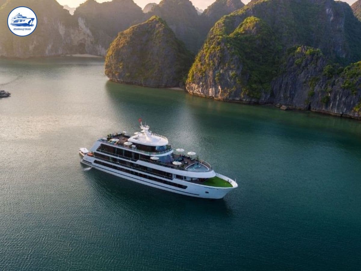 du thuyền lớn nhất việt nam
