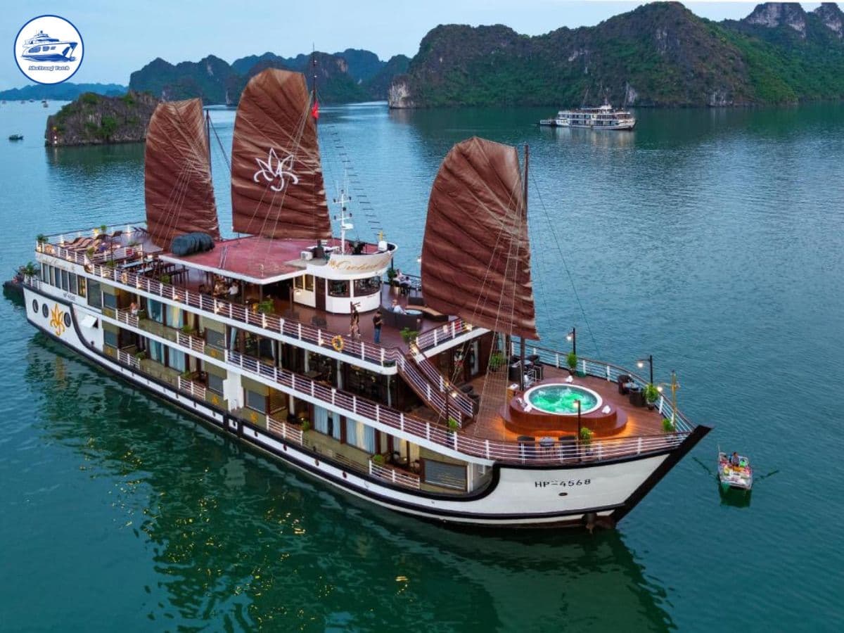 du thuyền lớn nhất việt nam