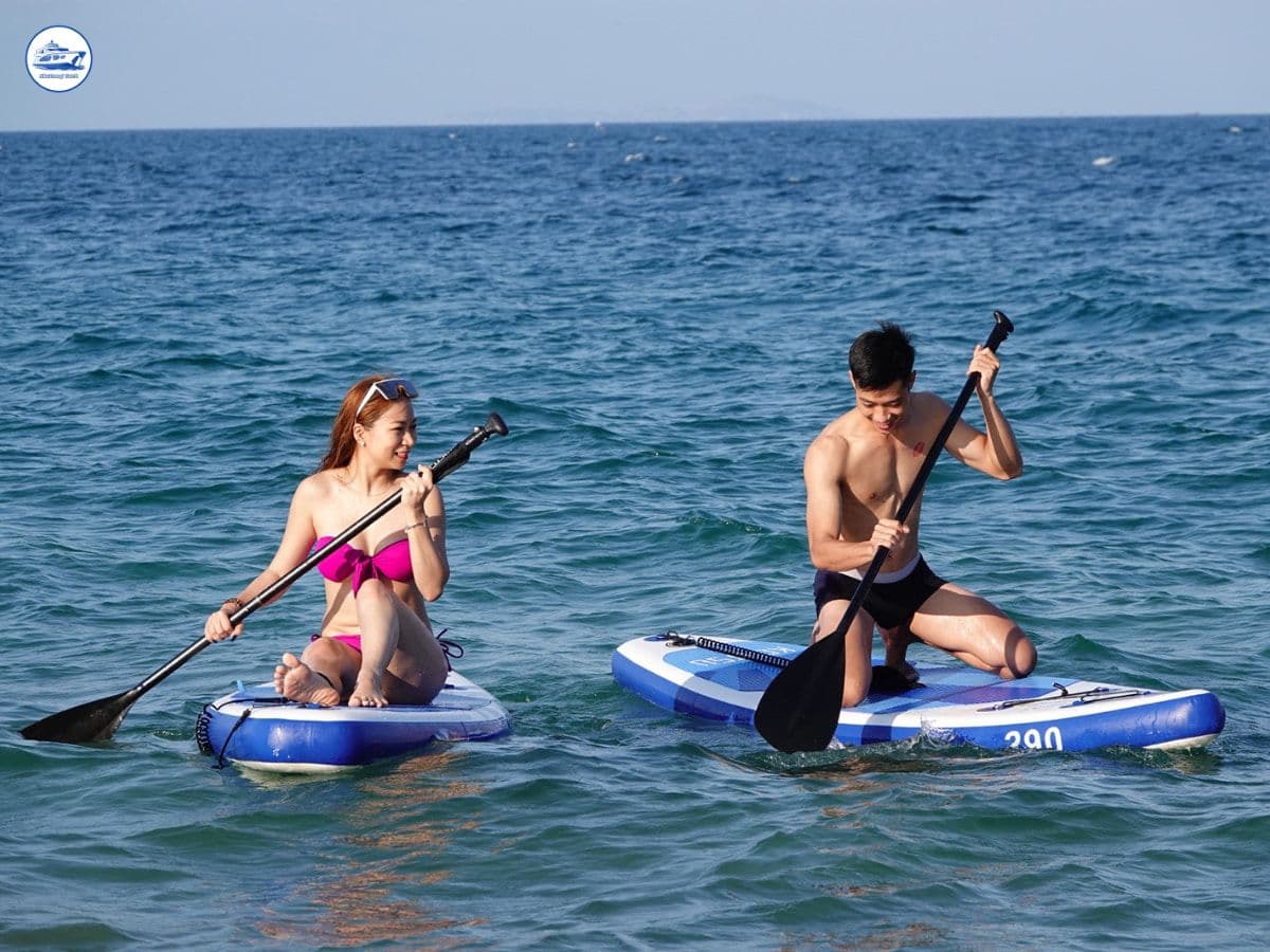 tour du thuyền emperor cruises nha trang buổi sáng